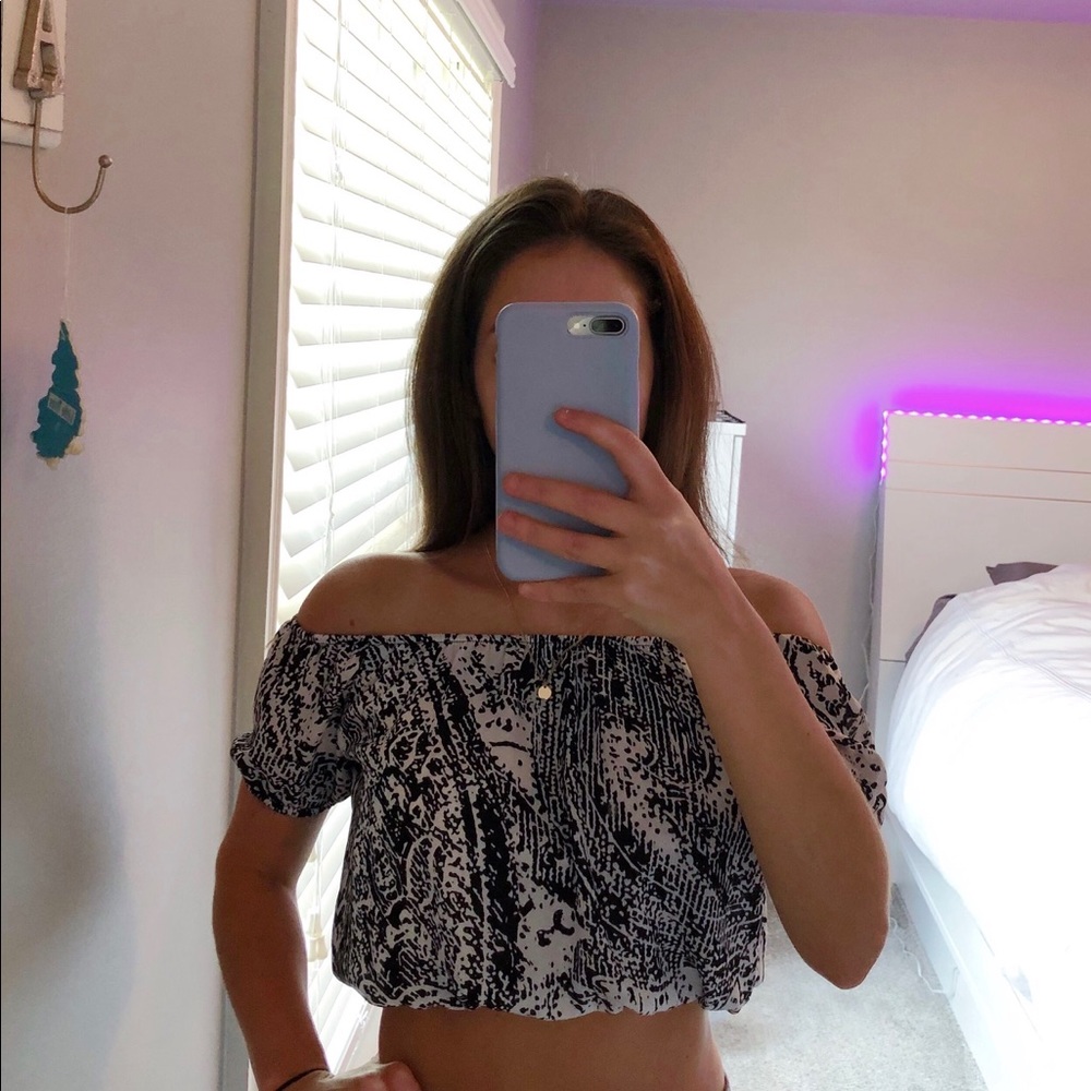 Black and White Printed Crop Top